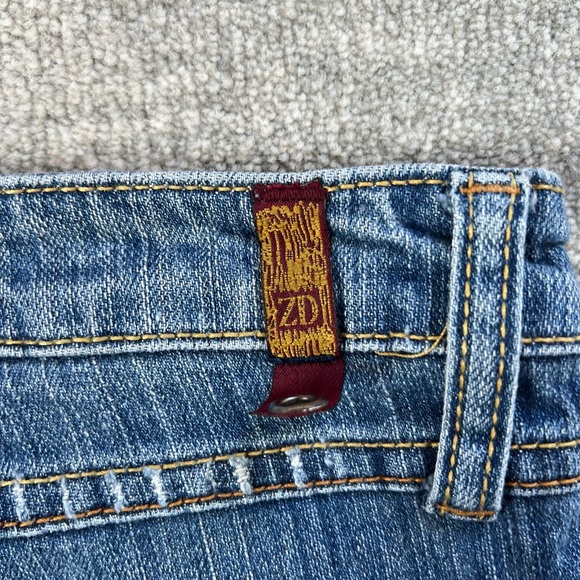 Zanadi Distressed Bleach-Spattered Low-Rise Bootcut Jeans Sz. 11 Jr. - Picture 6 of 7